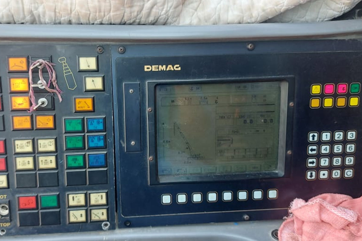 DEMAG AC 180